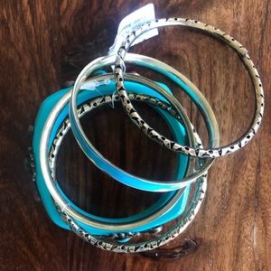(2/40 or 3/55) Blue and metal Bracelets